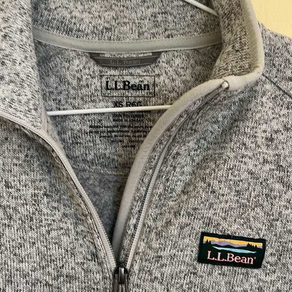 Heathered grey llbean zip-up fleece, size xs - Picture 2 of 4